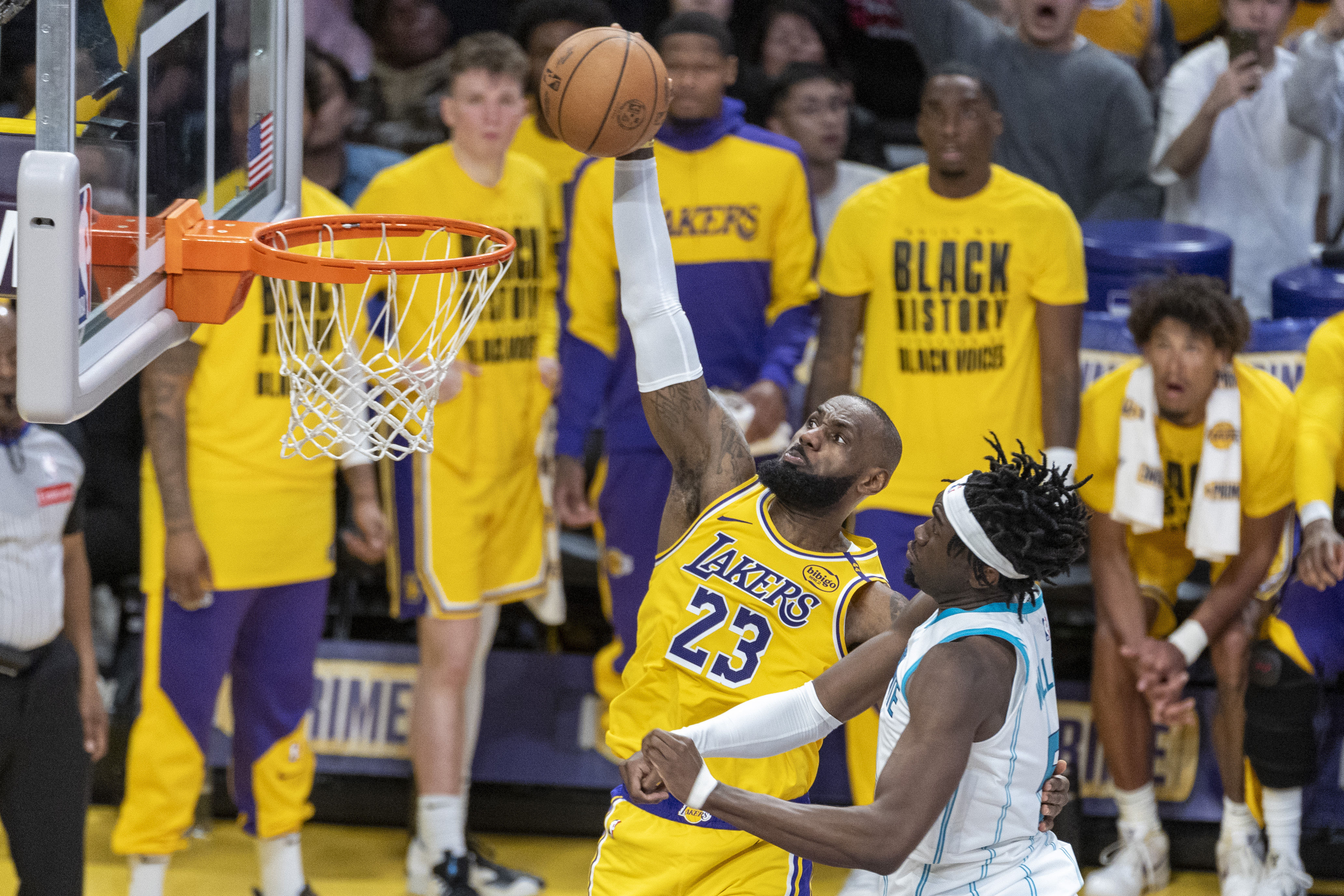 九游游戏平台-包含亚特兰大发布备战花絮，今晚门线救险，NBA常规赛任务艰巨，赛季目标并未改变的词条