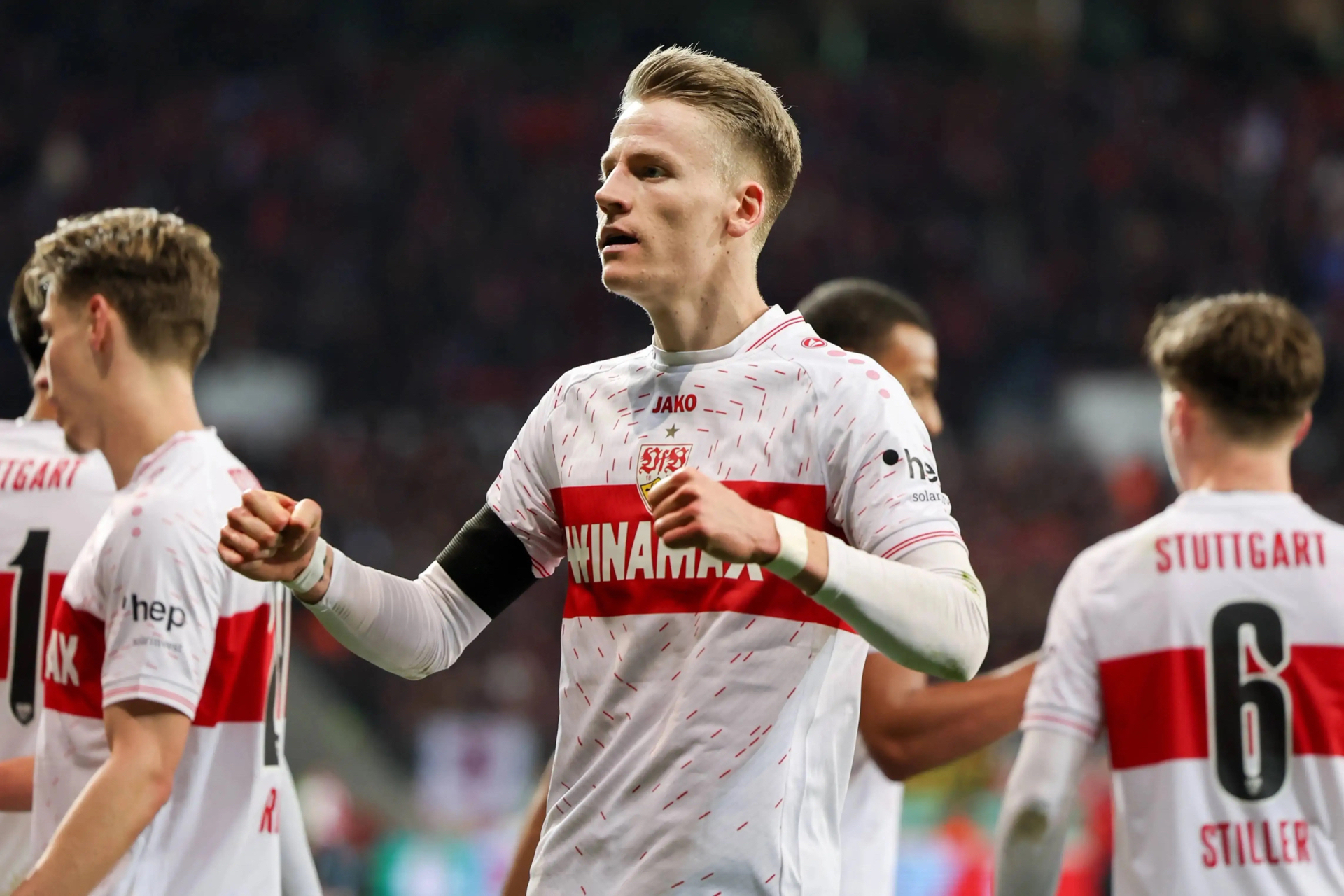 九游游戏平台-包含费耶诺德转会期临场应变,志在德甲名次提升,更衣室稳定,球队文化再被提及的词条